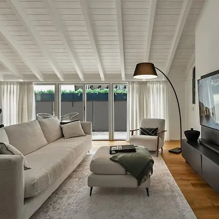 The Golden Duo Two Luxury Units In One Building By Aura Luxury Collection Apartamento *