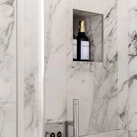 The Golden Duo Two Luxury Units In One Building By Aura Luxury Collection * Como