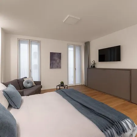 The Golden Duo Two Luxury Units In One Building By Aura Luxury Collection * Como