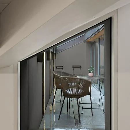 The Golden Duo Two Luxury Units In One Building By Aura Luxury Collection * Como