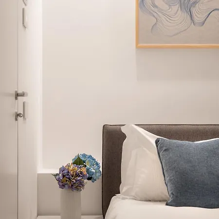 The Golden Duo Two Luxury Units In One Building By Aura Luxury Collection *