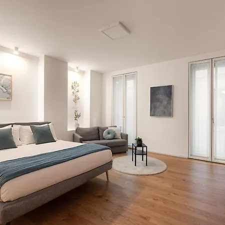 The Golden Duo Two Luxury Units In One Building By Aura Luxury Collection *