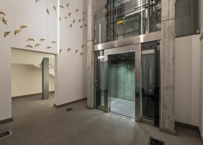 The Golden Duo Two Luxury Units In One Building By Aura Luxury Collection Appartamento Côme