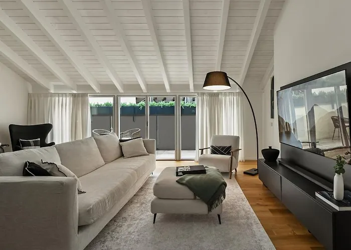 The Golden Duo Two Luxury Units In One Building By Aura Luxury Collection Appartamento *