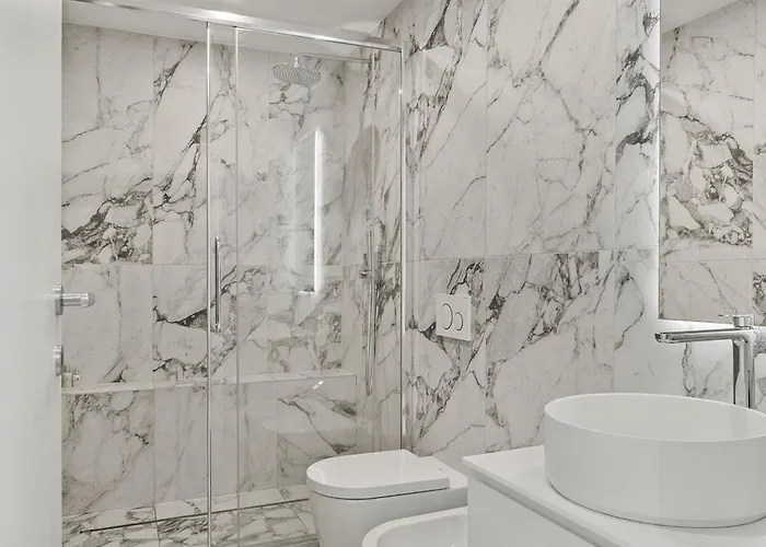 The Golden Duo Two Luxury Units In One Building By Aura Luxury Collection Appartamento Côme