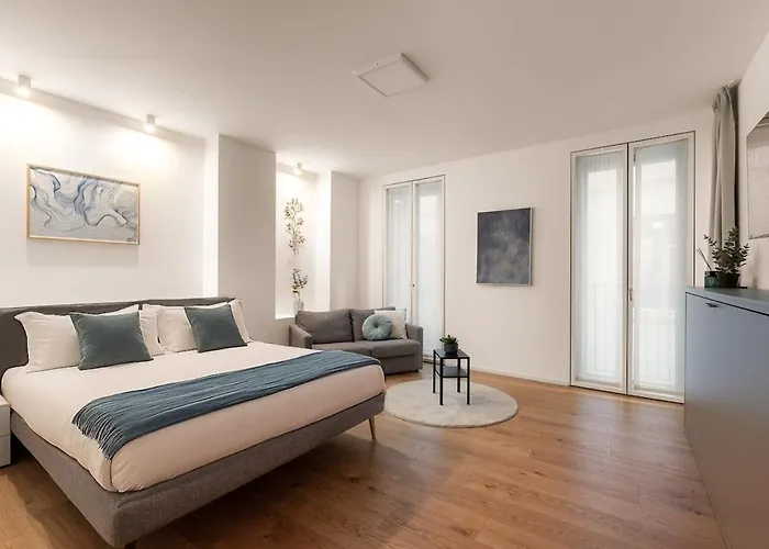 The Golden Duo Two Luxury Units In One Building By Aura Luxury Collection *