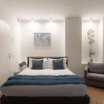 Apartment The Golden Duo Two Luxury Units In One Building By Aura Luxury Collection