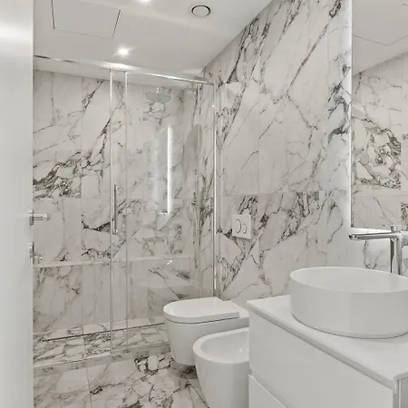 The Golden Duo Two Luxury Units In One Building By Aura Luxury Collection Apartament Como